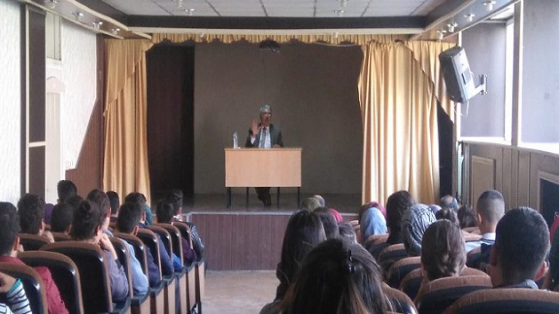 İlçe Milli Eğitim Müdürümüz Sayın Cengiz GÜNDEŞ, Hasan Çapan Anadolu Lisesi Kariyer G