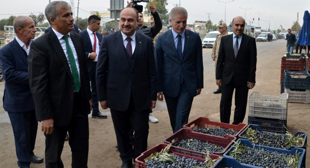 Gaziantep valisi davut gül nizip te bulunan esnaflarla bir araya geldi