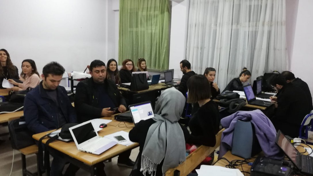 Ilçemizde 2023 hedefleri arasinda yer alan robotik kodlama, stem eğitimleri başladi
