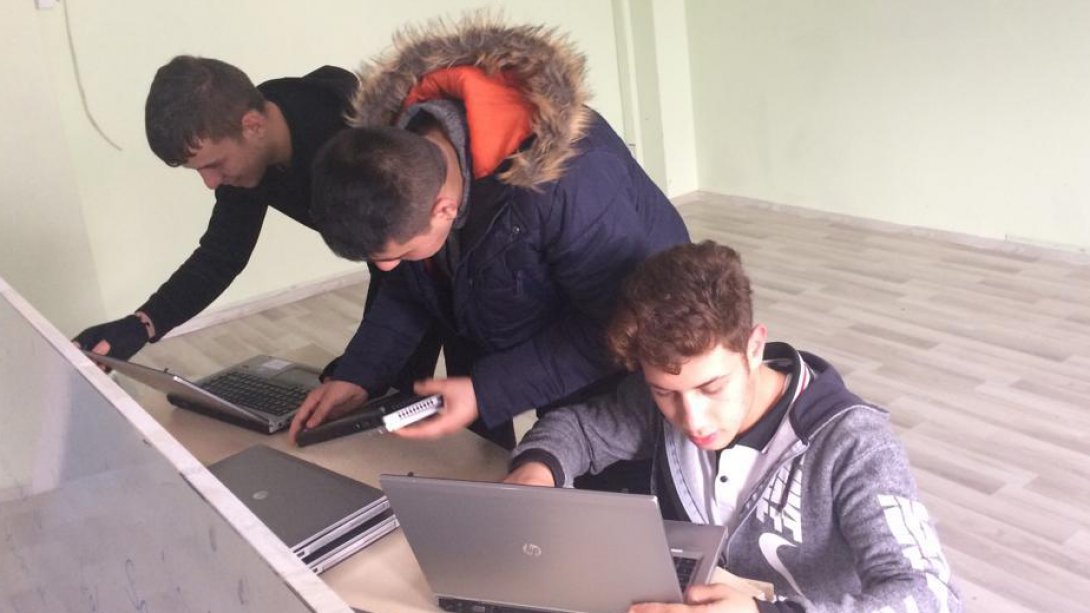 Nizip teknik ve endüstri meslek lisesi öğrencilerinden toplum hizmeti çalişmasi