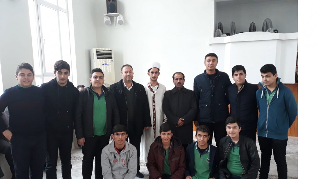 Şehit Seyit Ahmet Çakır Anadolu İmam Hatip Lisesi öğrencisi İsmail YILMAZ Hutbe Okuma
