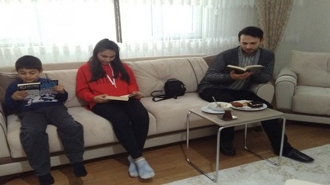 Türkan Ömer Okan Anadolu Lisesi Öğretmen ve Öğrencilerinden  quot;Ben Okuyorum Gazian