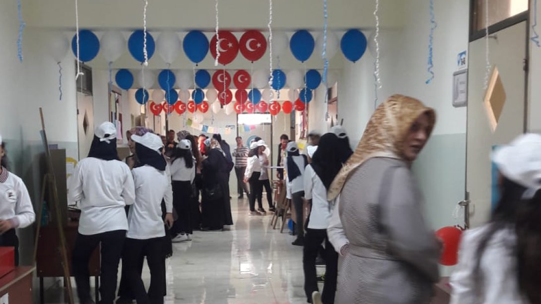 Şehit Üsteğmen Uğur Taşçı İmam Hatip Ortaokulu Tubitak 4006 Bilim Fuarı Açılışı Yapıl