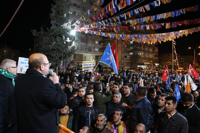 Sari ve akdoğan binlerce kişiye hitap etti