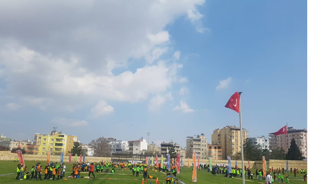 Nizip İlçe Spor Şenlikleri Düzenlendi