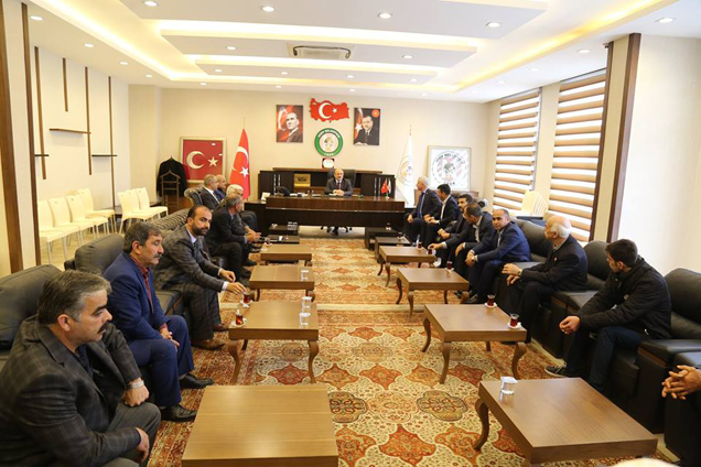 Nizip muhtarlar derneği nden başkan sari ya ziyaret