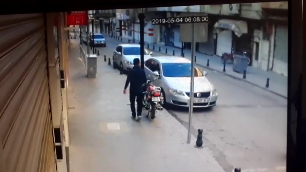 Motosiklet faresi polisten kaçamadi