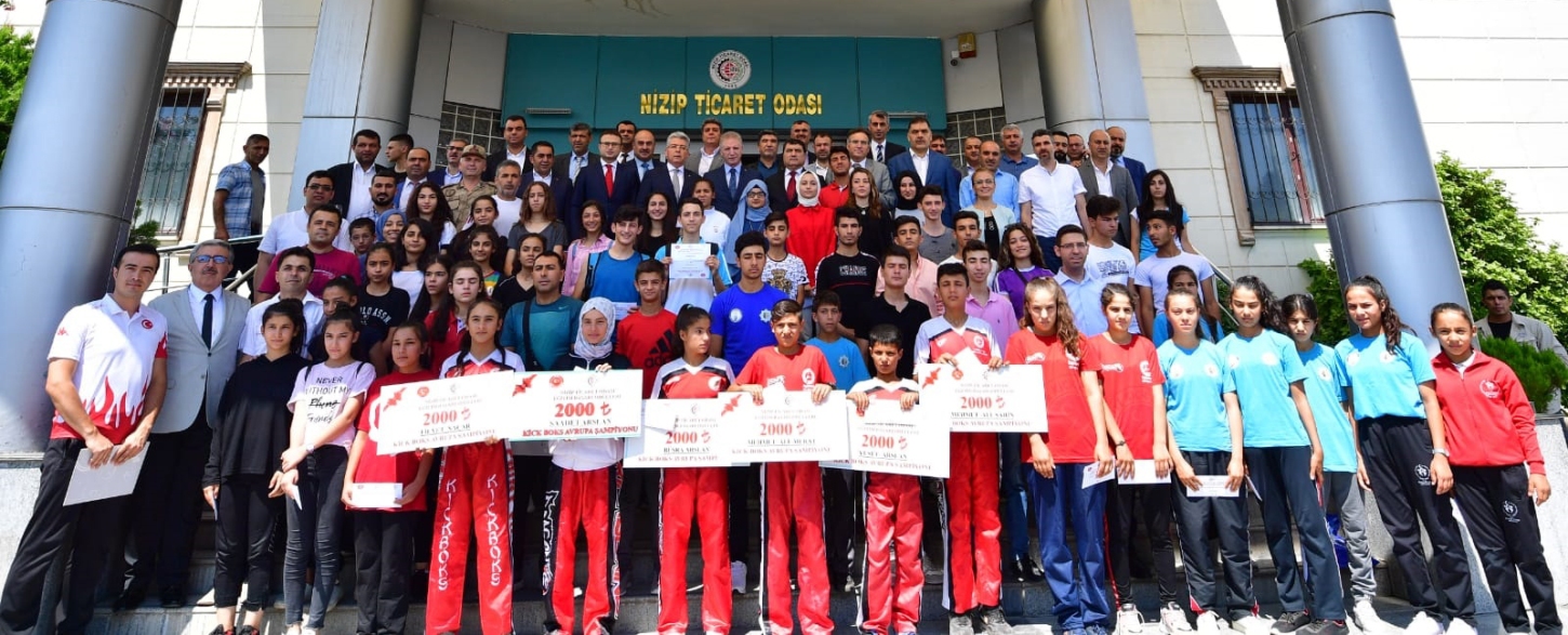 Nizip Ticaret Odası Eğitim Başarı Ödülleri Projesi Ödül Töreni  Yapıldı
