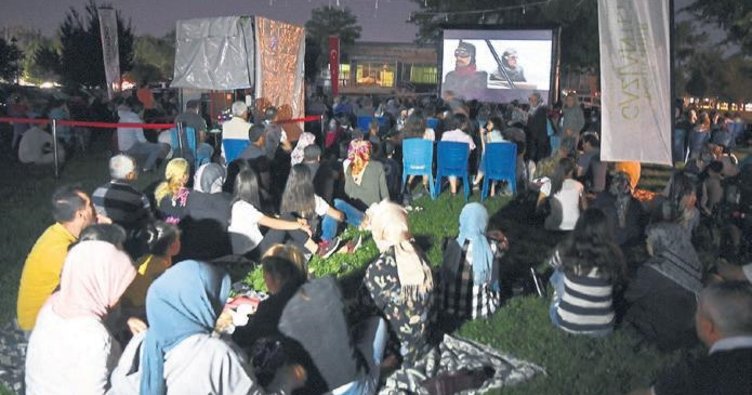 Nizip te yazlık sinema günleri