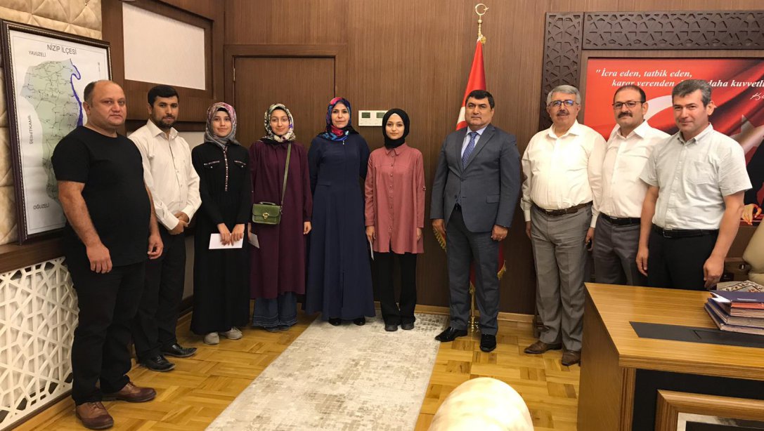 YKS 'de Dereceye giren Öğrencilerimiz İlçe Kaymakamımız Sayın Kemal ŞAHİN'i Ziyaret E