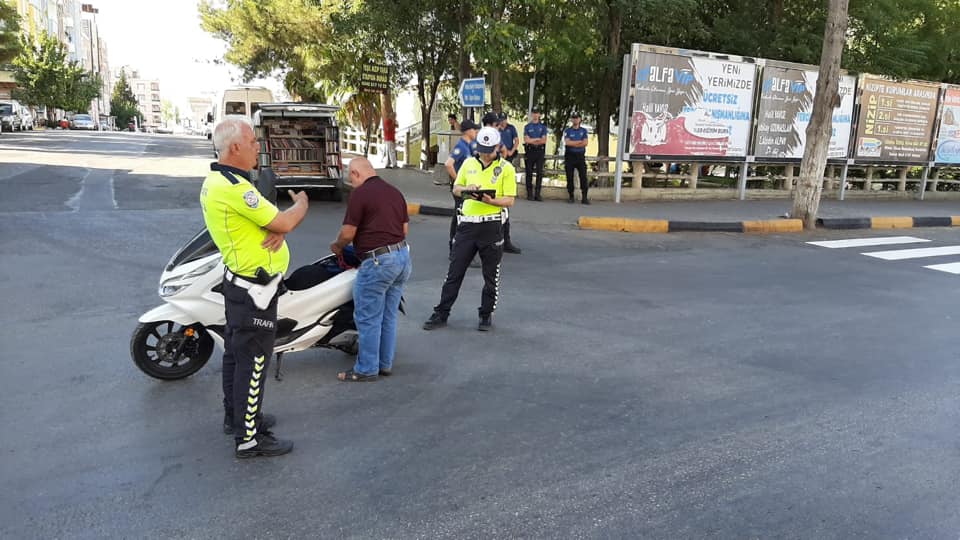 Nizip te polisten motosiklet denetimi