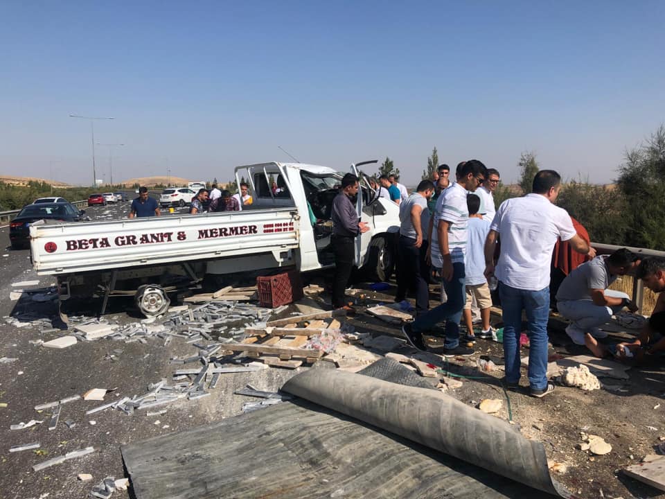 AK Partili Şahin, Yaralılara müdahale etti