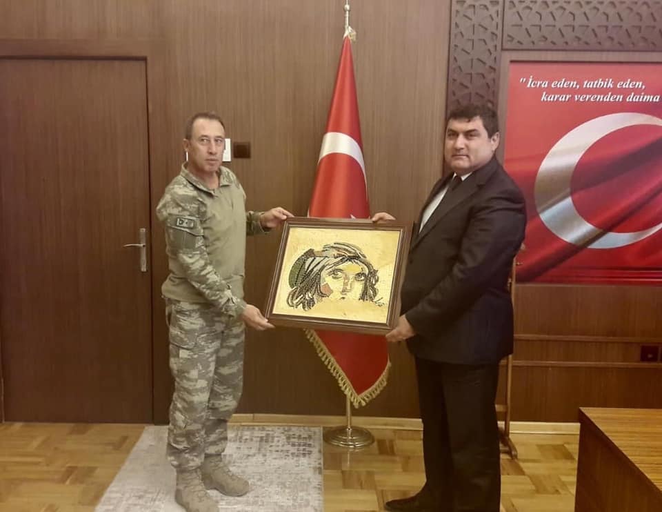 Tuğgenerale çingene kizi