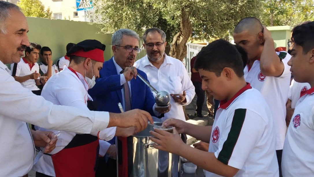 Nizip Anadolu İmam Hatip Lisesi'nde Aşure Günü Etkinliği