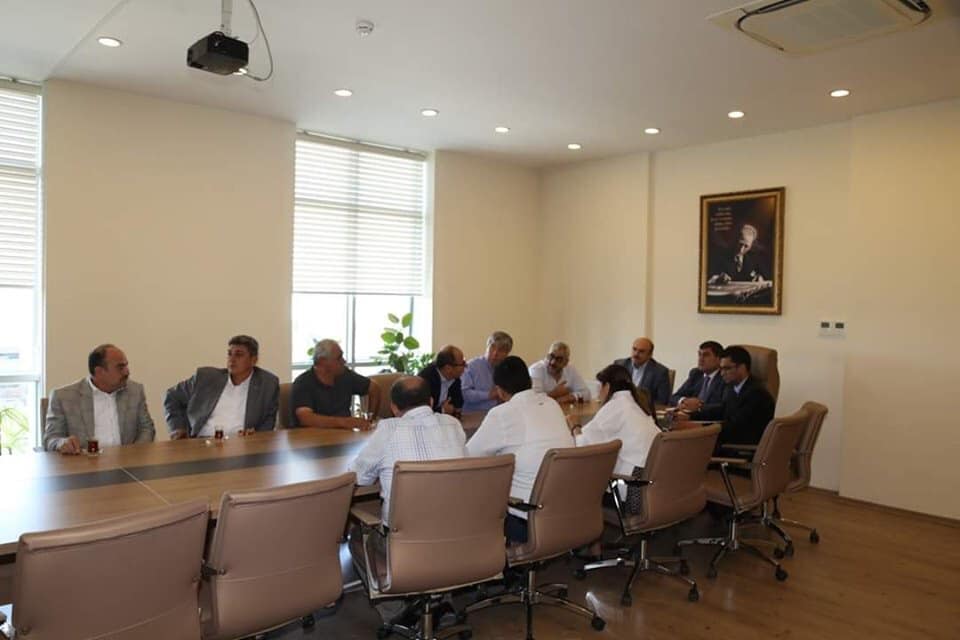 Kaymakam Şahin ve Başkan Sarı, zeytinyağı üreticileri bir araya geldi