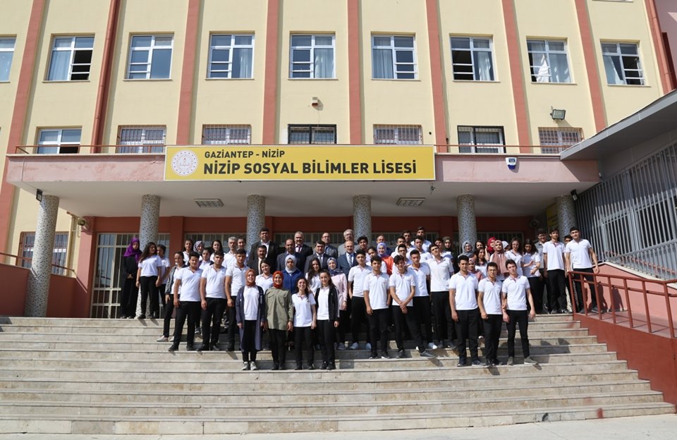Kaymakam Şahin ve Başkan Sarı, kütüphane açılışına katıldı