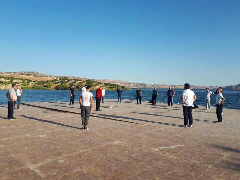 Bariş pinari hareketina yürüyüşle destek