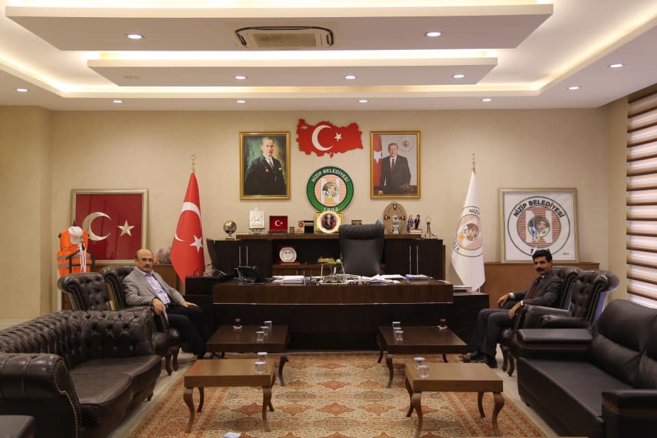 Karkamış Kaymakamı Bağlı dan Belediye Başkanı Sarı ya ziyaret