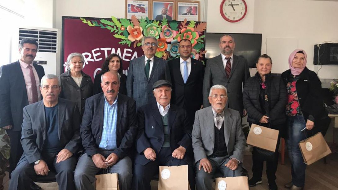 İlçe Milli Eğitim Müdürümüz Cengiz GÜNDEŞ, Emekli Öğretmenlerimiz İle Bir Araya Geldi