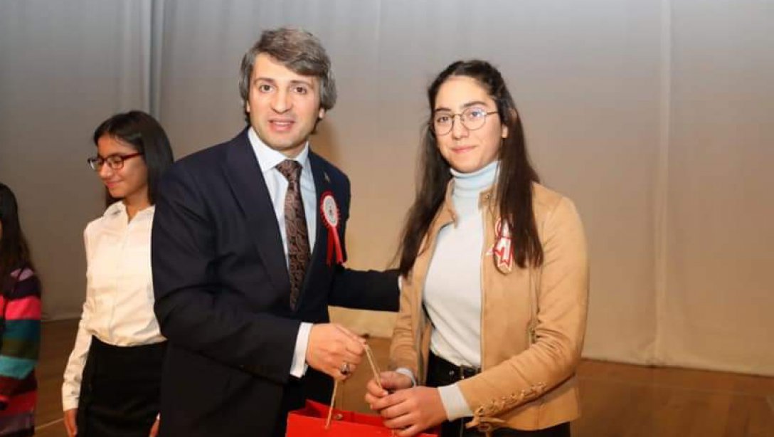Türkan Ömer Okan Anadolu Lisesi Öğrencisi R. Sude ATASOY, Öğretmenler Günü Kompozisyo