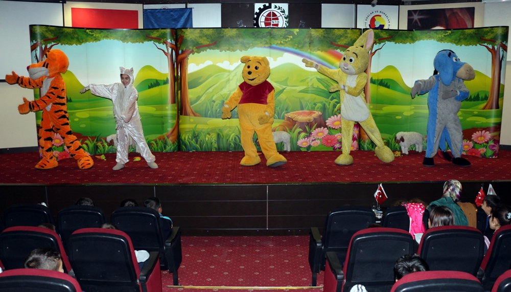 Nizip Ticaret Odası’nda Winnie The Pooh Gösterisi Yapıldı