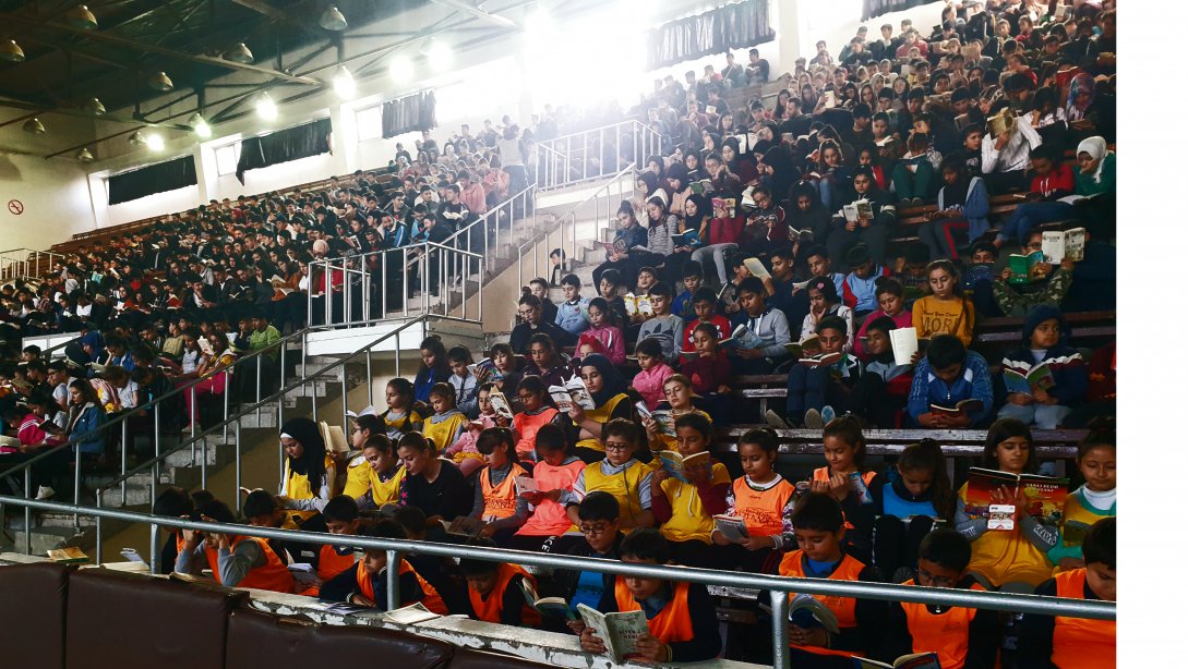 Lisanslı Sporcularımızdan, "Ben Okuyorum, Gaziantep Okuyor" Projesine Destek