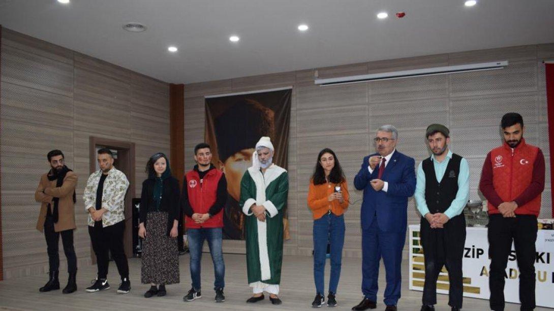 Nizip Gençlik Merkezi'nden Öğrencilerimize Tiyatro Gösterisi