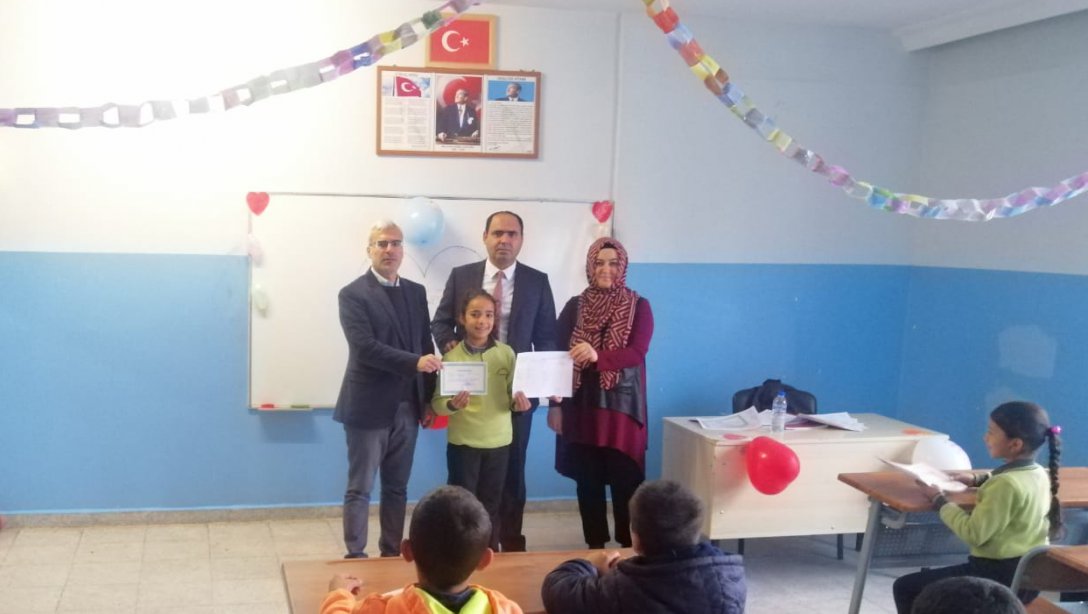 İlçe Milli Eğitim Şube Müdürümüz Mehmet DEMİR, Yılmaz Çetin Sözmen Ortaokulu'da Karne