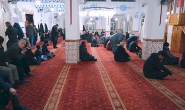 Sabah namazi buluşmalari fatih sultan mehmet hastane camiinde gerçekleştirildi