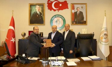 Nizip Belediyesi ile BEM-Bir-Sen arasında protokol Nizip Belediyesi ile BEM-Bir-Sen arasında protokol