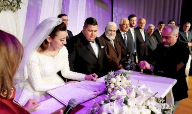 Sarı ailesinin mutlu günü