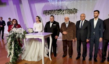 Sarı ailesinin mutlu günü