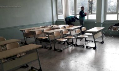 Hükümlüler okul temizliği yaptı Hükümlüler okul temizliği yaptı