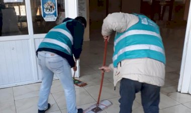 Hükümlüler okul temizliği yaptı Hükümlüler okul temizliği yaptı