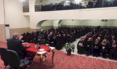 “Kur’ân-ı Kerim’i Okumanın ve Yaşamanın Önemi” konulu konferans “Kur’ân-ı Kerim’i Okumanın ve Yaşamanın Önemi” konulu konferans