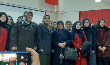 “Kur’ân-ı Kerim’i Okumanın ve Yaşamanın Önemi” konulu konferans “Kur’ân-ı Kerim’i Okumanın ve Yaşamanın Önemi” konulu konferans
