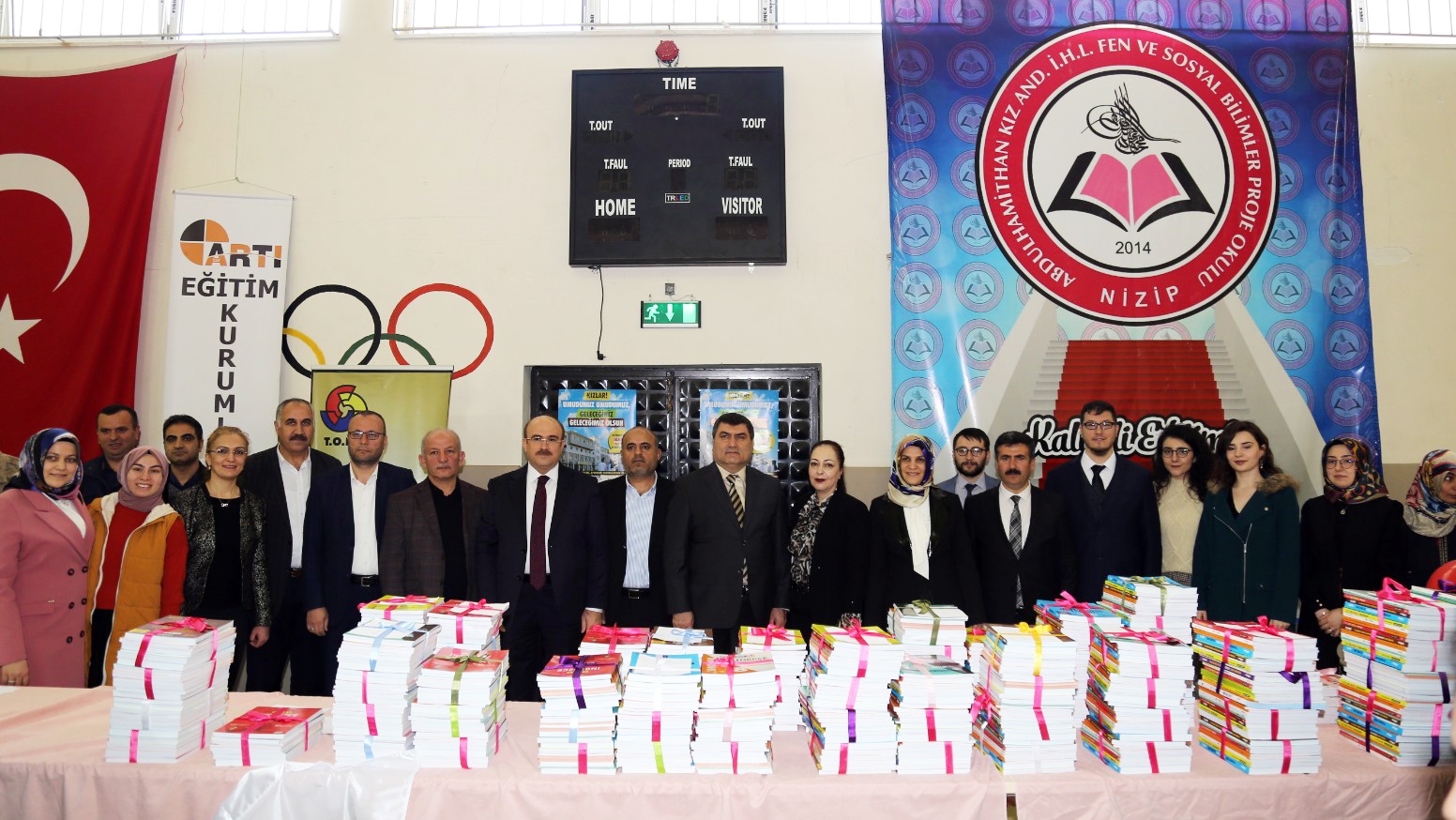 NTO Sponsorluğunda Kız Öğrencilere Kitap Dağıtımı Yapıldı NTO Sponsorluğunda Kız Öğrencilere Kitap Dağıtımı Yapıldı