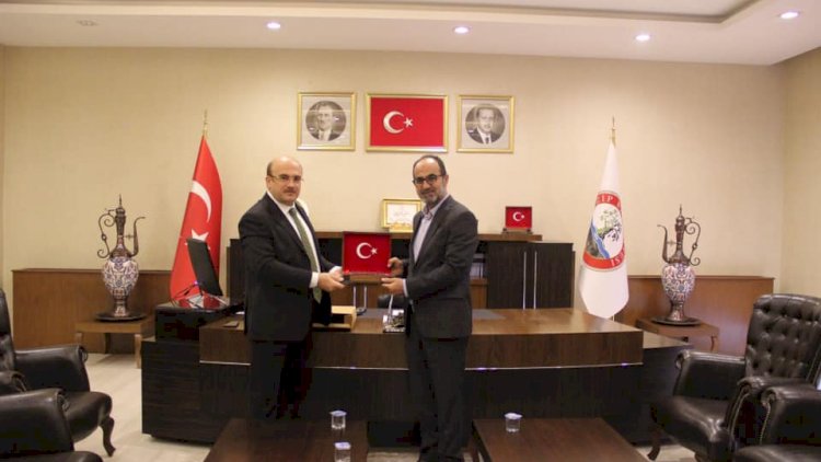 İl Müftüsünden Bsşkan Sarı’ya Ziyaret İl Müftüsünden Bsşkan Sarı’ya Ziyaret