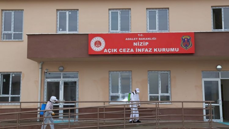 Belediye ekipleri cezaevini dezenfekte etti Belediye ekipleri cezaevini dezenfekte etti