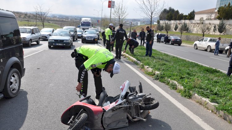 Nizip'te trafik kazası 1 yaralı Nizip'te trafik kazası 1 yaralı
