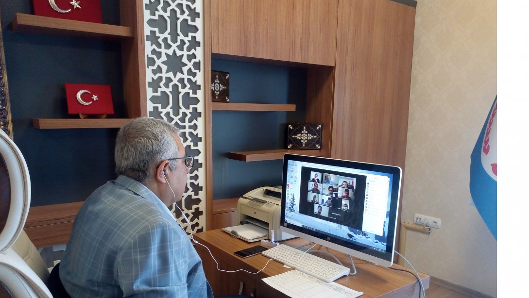 Uzaktan Eğitim Hakkında Ortaokul Müdürlerimiz İle Video Konferans Yoluyla Toplantı Ya