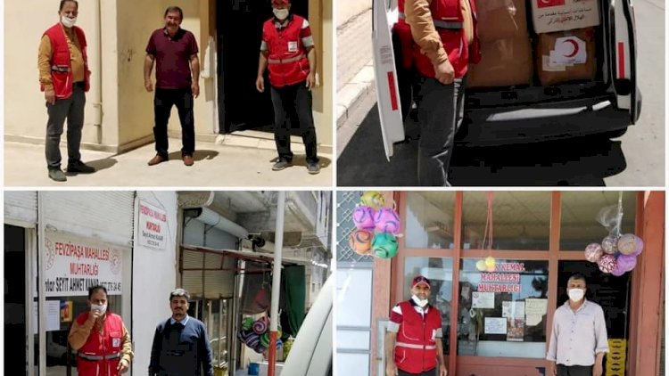 Nizip Kızılay’dan Muhtarlara Giyim Desteği