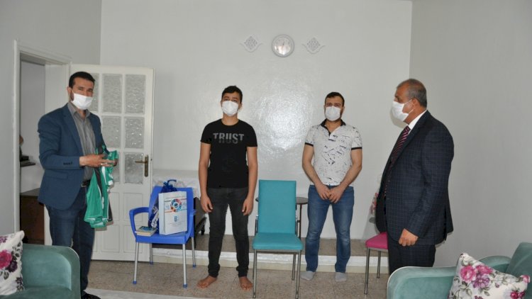 Nizip gücü spor kulübünden 19 mayis'ta gençlere hediye Nizip gücü spor kulübünden 19 mayis'ta gençlere hediye