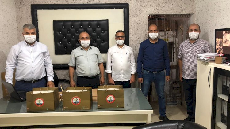 Nizip Belediyesinden basına dezenfekte malzemeleri