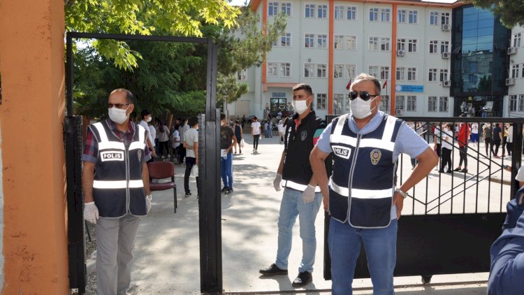 Öğrencilerin salgın gölgesinde LGS heyecanı