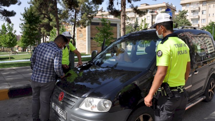 Nizip polisinden trafik ve maske uygulaması