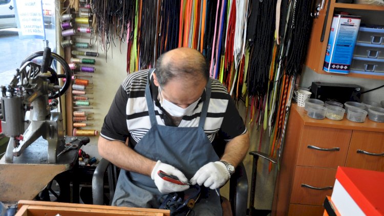 Ayakkabı Tamirciliği Teknolojiye Karşı Emek Mücadelesi Veriyor Ayakkabı Tamirciliği Teknolojiye Karşı Emek Mücadelesi Veriyor