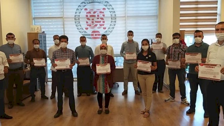 Vali Gül’den Vakıf personeline teşekkür belgesi 