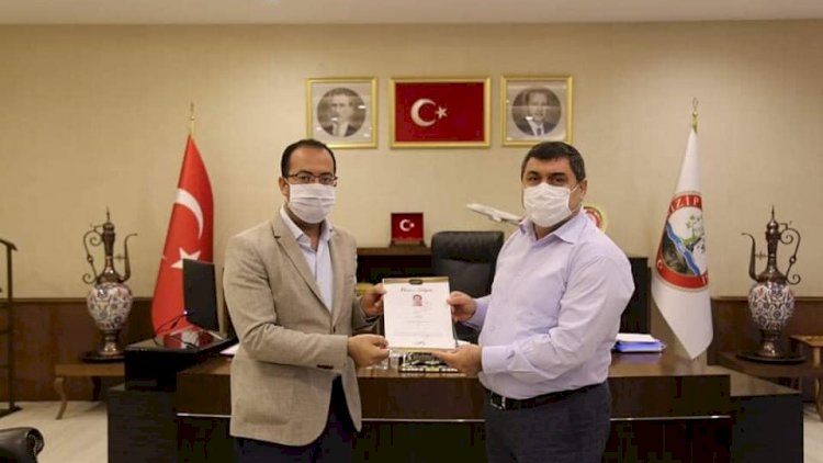 Hakan Avcı’ya Kaymakam Şahin ve Başkan Sarı’dan başarı belgesi Hakan Avcı’ya Kaymakam Şahin ve Başkan Sarı’dan başarı belgesi