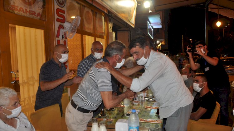 Aileler Arasındaki Husumet Tatlıya Bağlandı Aileler Arasındaki Husumet Tatlıya Bağlandı